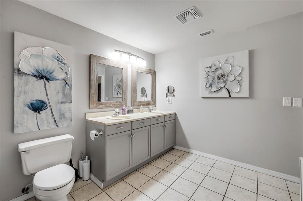 For Sale: $825,000 (3 beds, 2 baths, 2343 Square Feet)