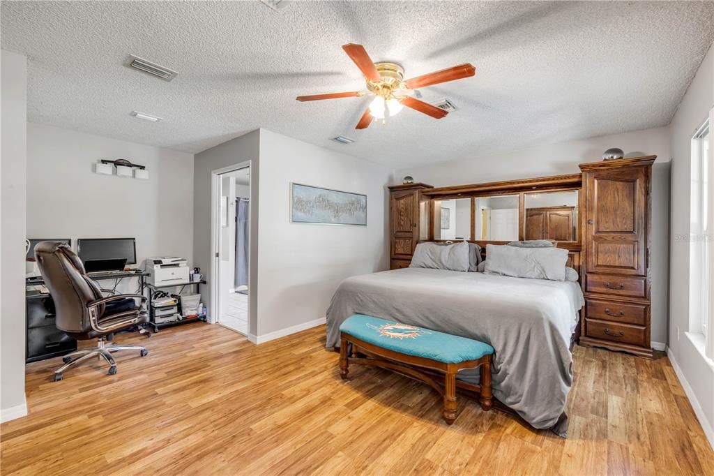 For Sale: $825,000 (3 beds, 2 baths, 2343 Square Feet)