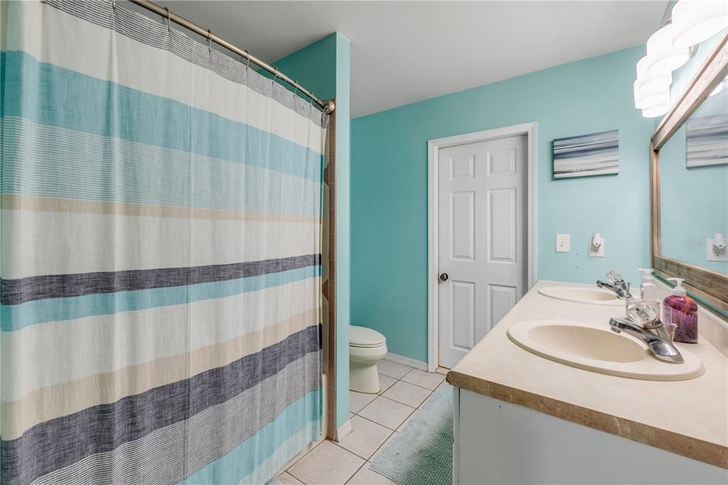 For Sale: $825,000 (3 beds, 2 baths, 2343 Square Feet)