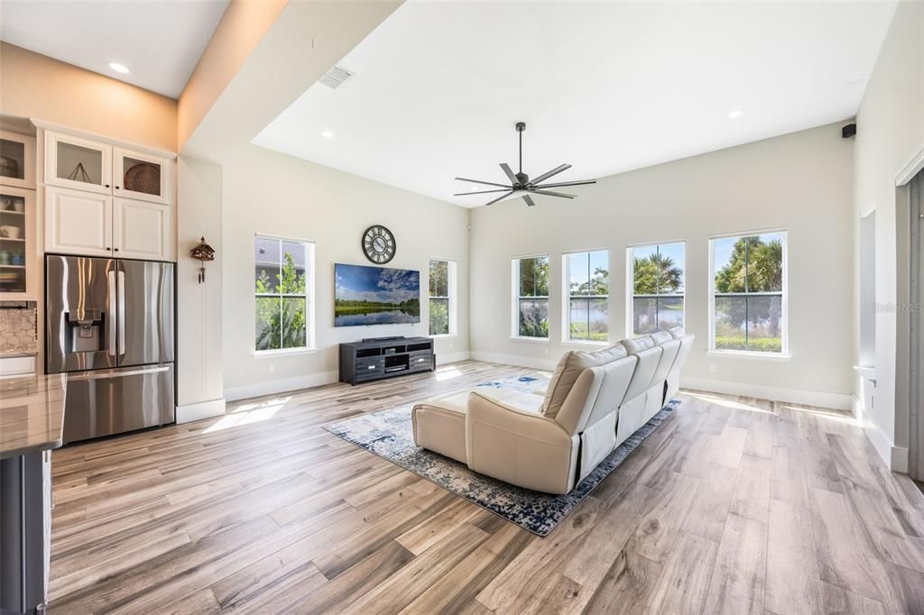 For Sale: $1,389,000 (5 beds, 4 baths, 4198 Square Feet)