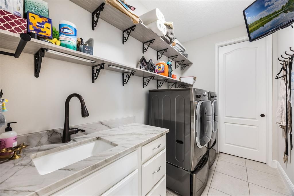 For Sale: $1,389,000 (5 beds, 4 baths, 4198 Square Feet)