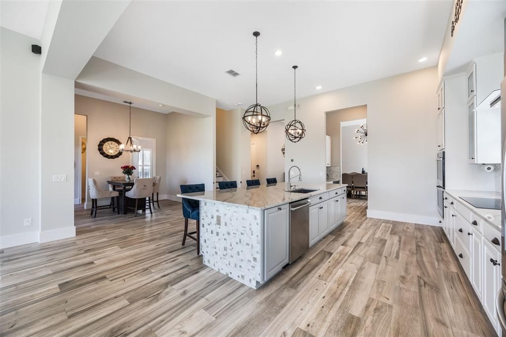 For Sale: $1,389,000 (5 beds, 4 baths, 4198 Square Feet)