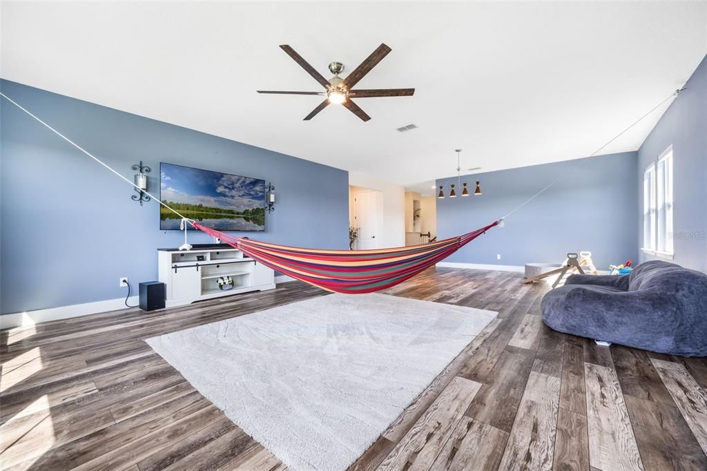 For Sale: $1,389,000 (5 beds, 4 baths, 4198 Square Feet)