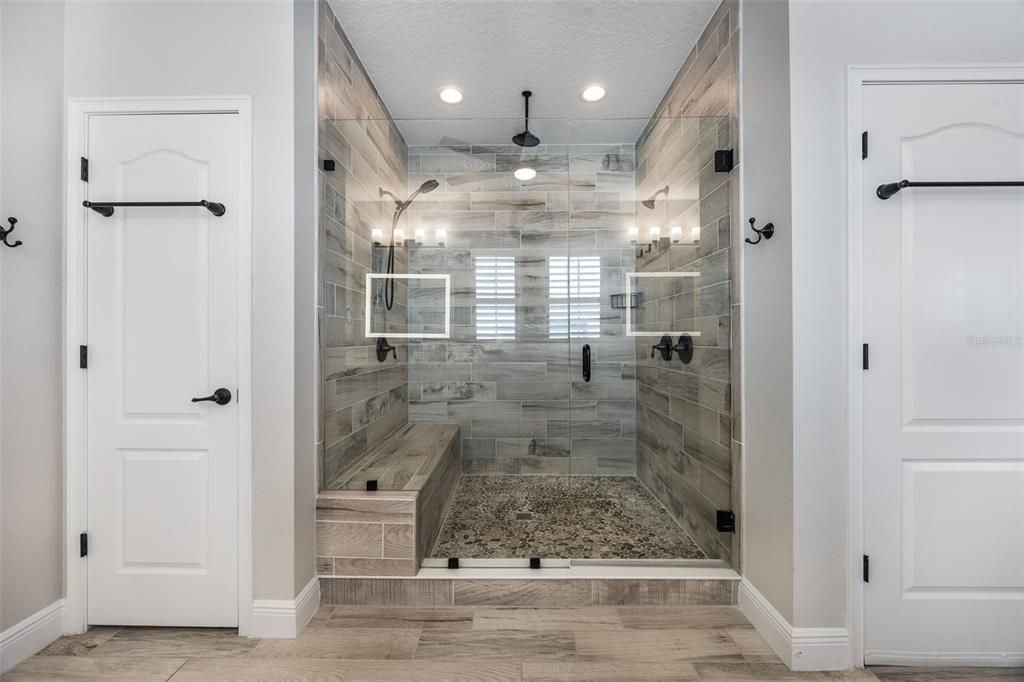 For Sale: $1,389,000 (5 beds, 4 baths, 4198 Square Feet)