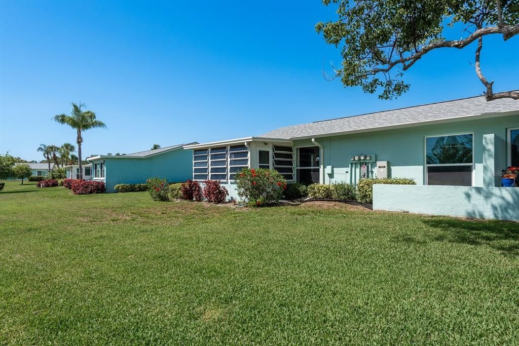 For Sale: $140,000 (1 beds, 1 baths, 814 Square Feet)