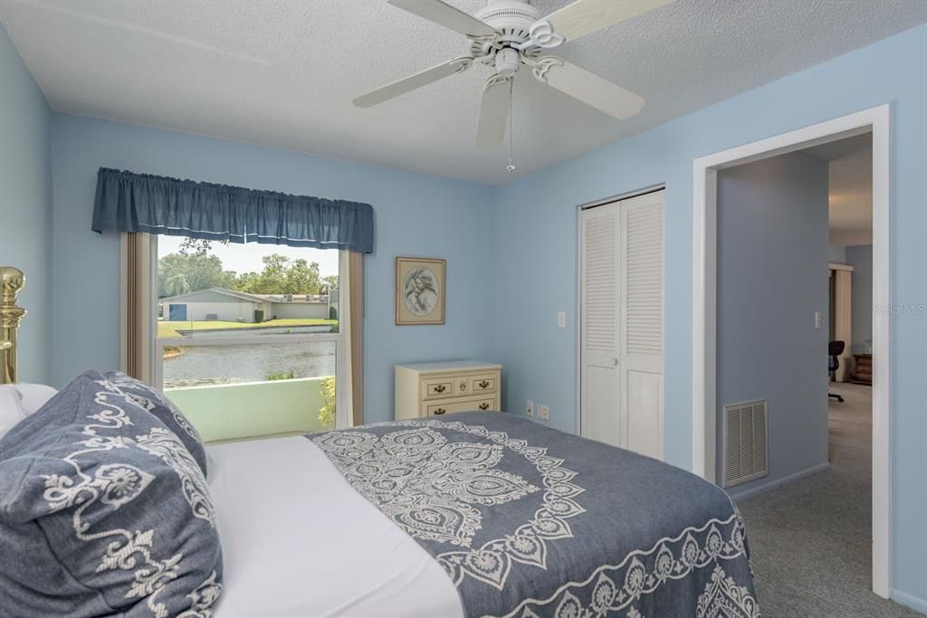 For Sale: $140,000 (1 beds, 1 baths, 814 Square Feet)