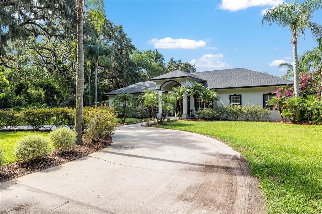 For Sale: $679,000 (4 beds, 3 baths, 2844 Square Feet)