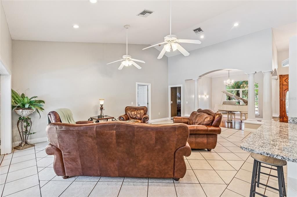 For Sale: $679,000 (4 beds, 3 baths, 2844 Square Feet)