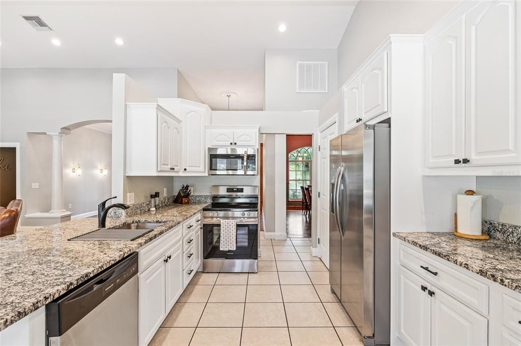 For Sale: $679,000 (4 beds, 3 baths, 2844 Square Feet)