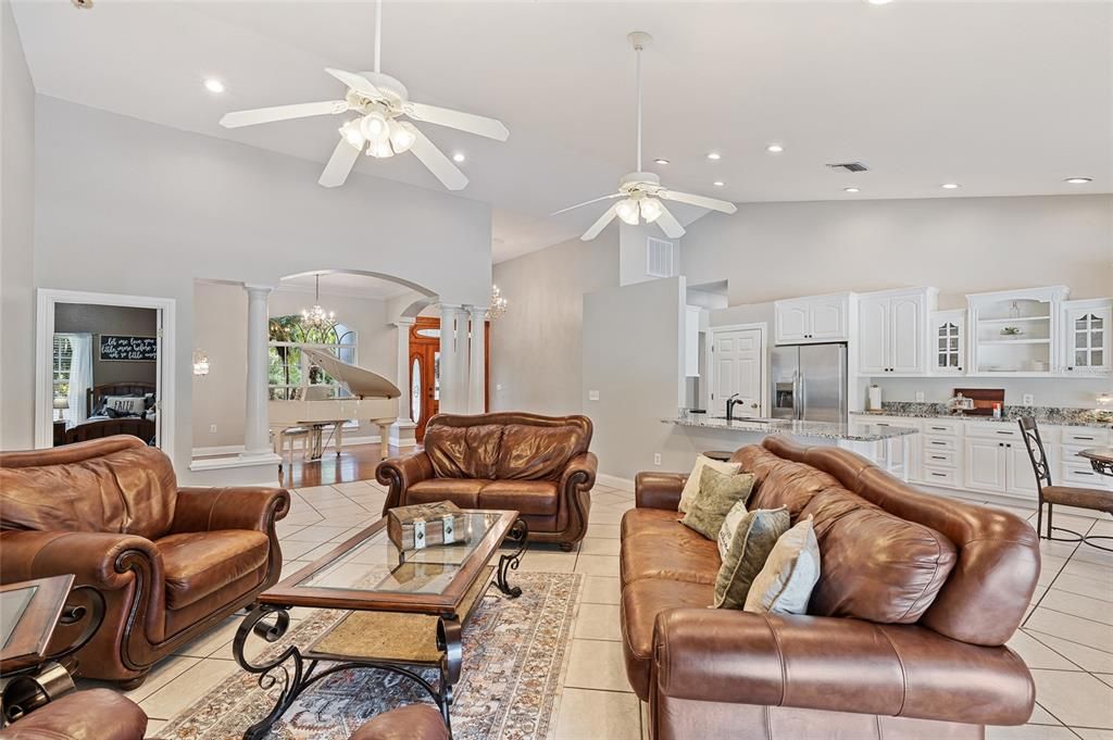 For Sale: $679,000 (4 beds, 3 baths, 2844 Square Feet)