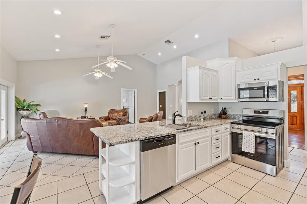 For Sale: $679,000 (4 beds, 3 baths, 2844 Square Feet)