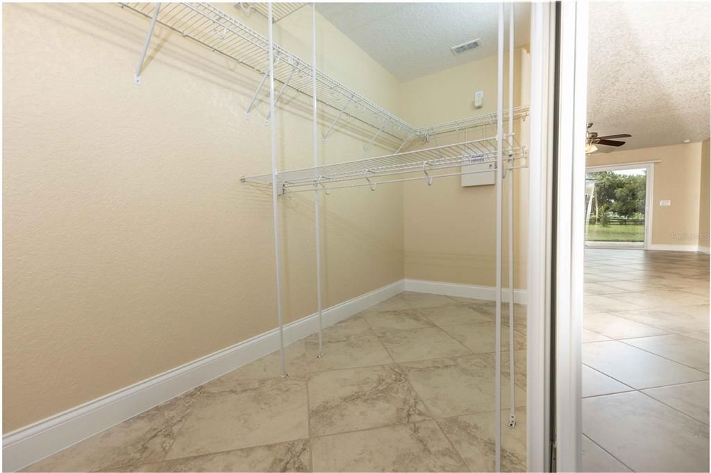 На продажу: $860,000 (4 спален, 2 ванн, 2991 Квадратных фут)