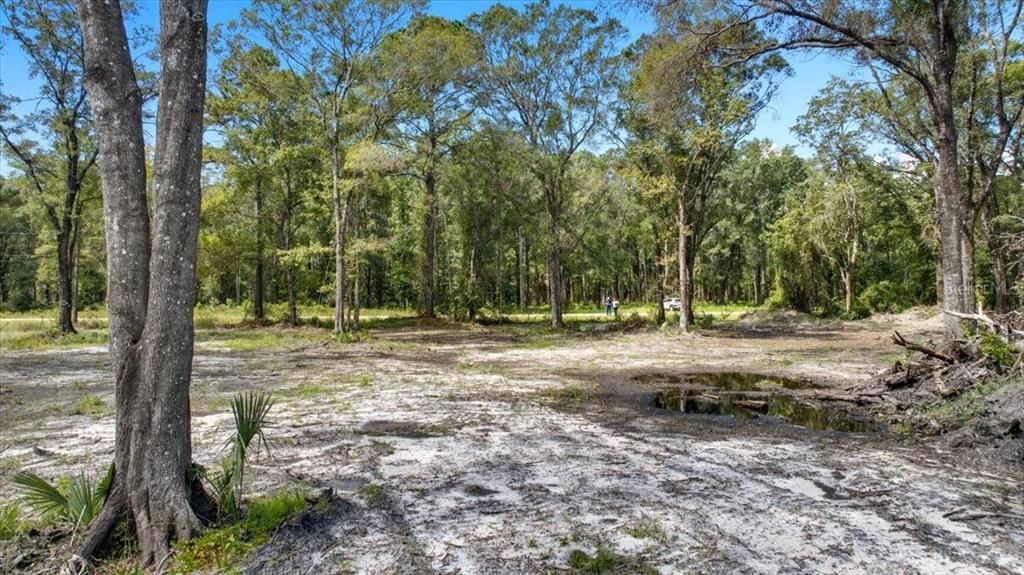 待售: $135,000 (2.50 acres)