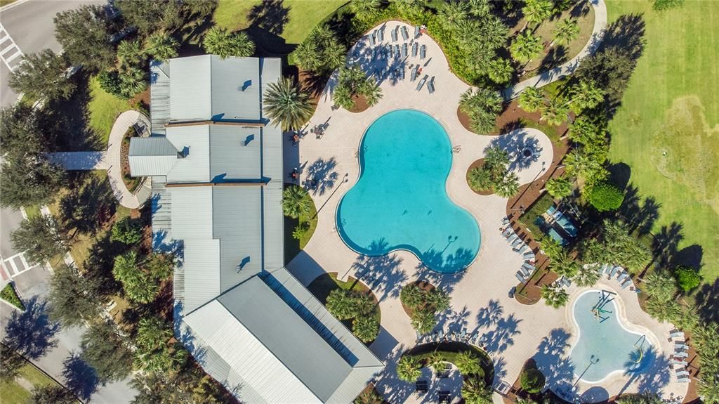 Под контрактом: $2,225,000 (5 спален, 5 ванн, 4092 Квадратных фут)