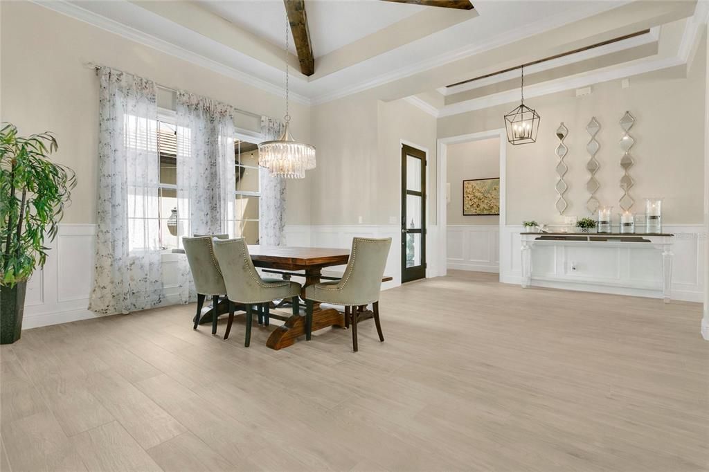 Под контрактом: $2,225,000 (5 спален, 5 ванн, 4092 Квадратных фут)