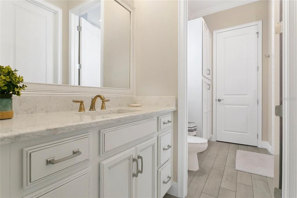 Под контрактом: $2,225,000 (5 спален, 5 ванн, 4092 Квадратных фут)