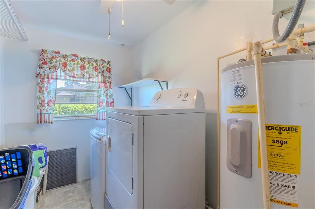 Active With Contract: $289,990 (3 beds, 2 baths, 1876 Square Feet)