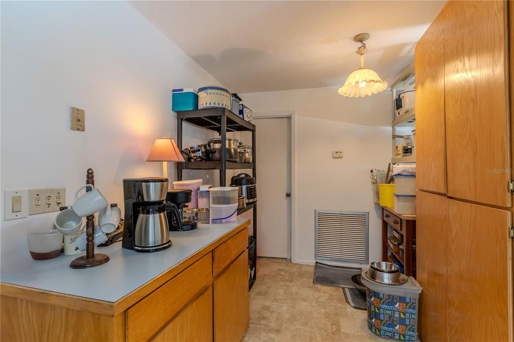 Active With Contract: $289,990 (3 beds, 2 baths, 1876 Square Feet)