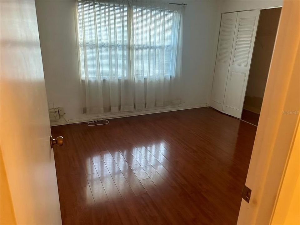Под контрактом: $749,000 (4 спален, 2 ванн, 2070 Квадратных фут)
