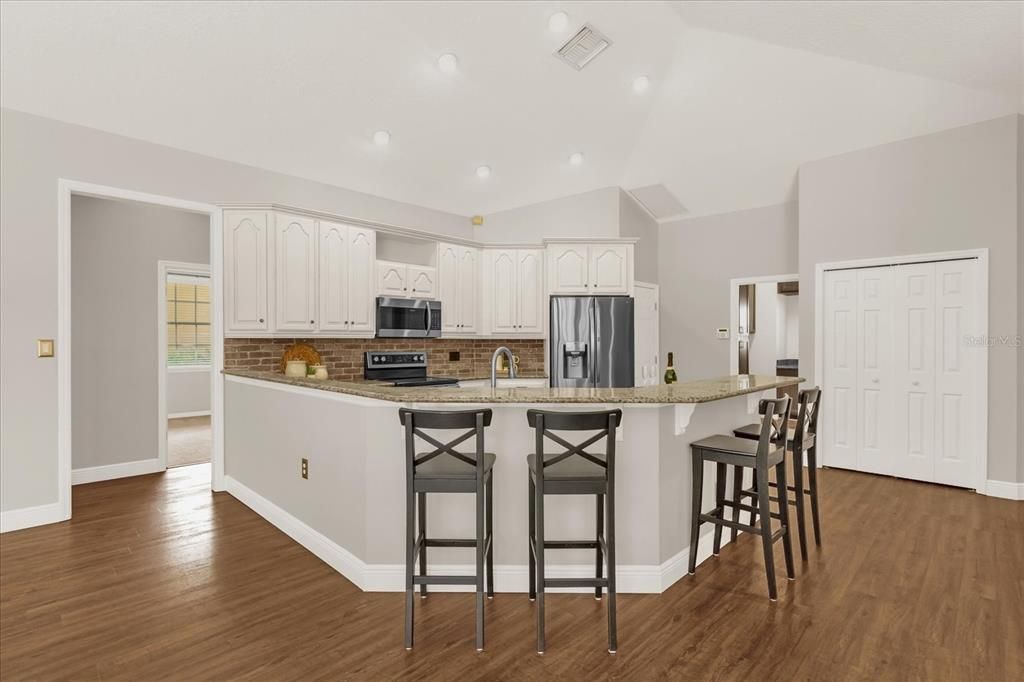 待售: $764,900 (4 贝兹, 3 浴室, 2684 平方英尺)