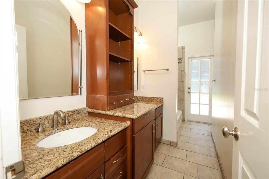 待售: $764,900 (4 贝兹, 3 浴室, 2684 平方英尺)