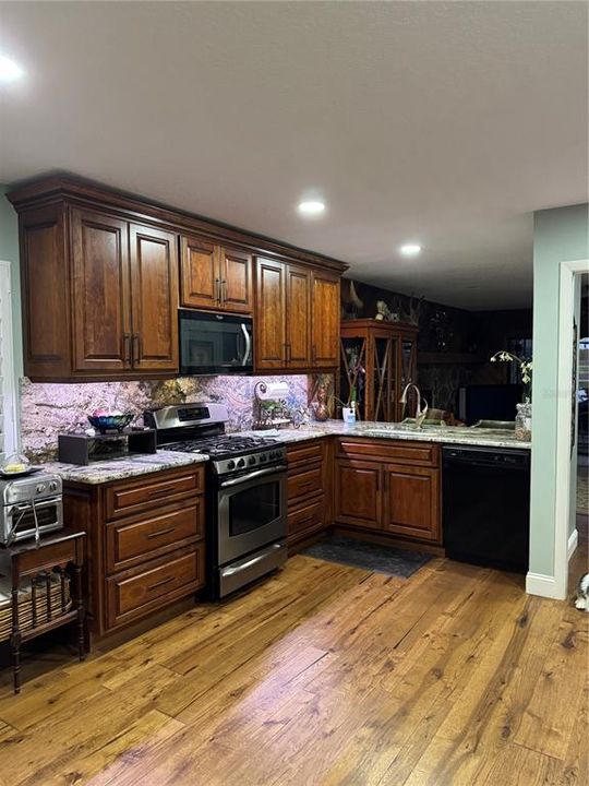 En Venta: $949,000 (3 camas, 3 baños, 2198 Pies cuadrados)