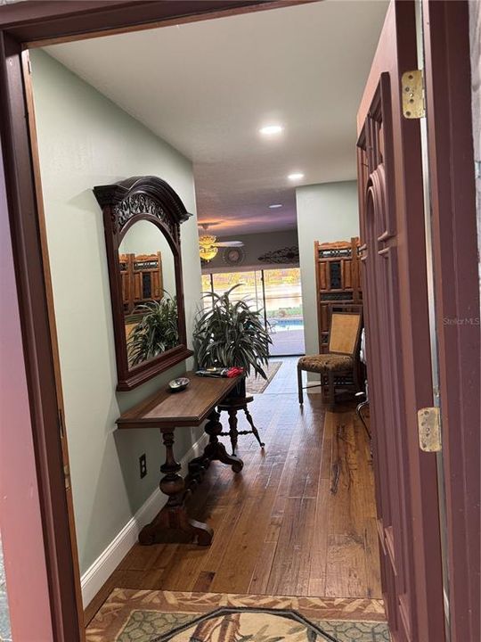 En Venta: $949,000 (3 camas, 3 baños, 2198 Pies cuadrados)