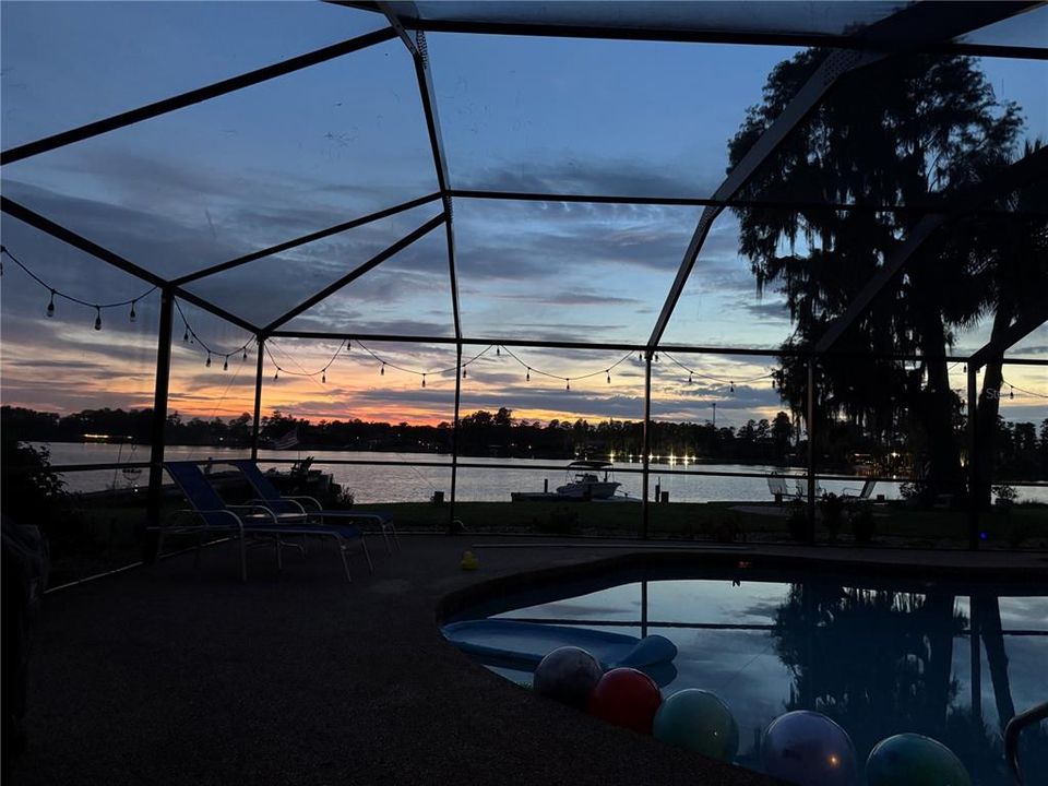 En Venta: $949,000 (3 camas, 3 baños, 2198 Pies cuadrados)