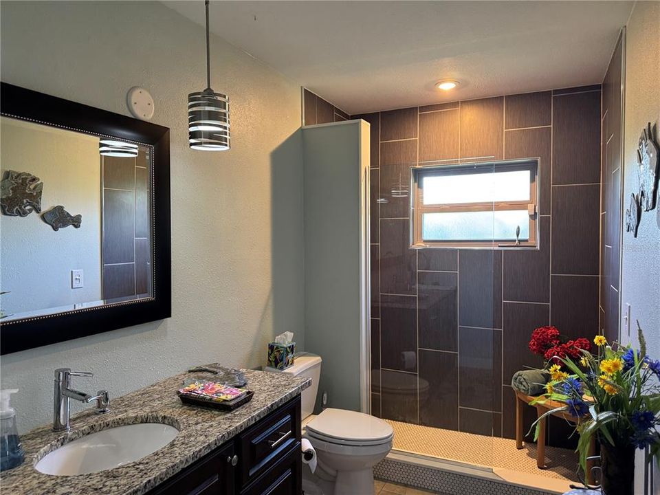 En Venta: $949,000 (3 camas, 3 baños, 2198 Pies cuadrados)