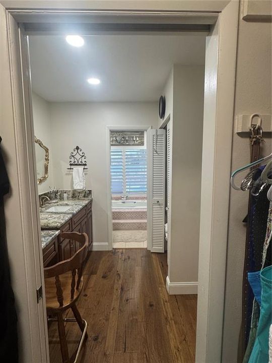 En Venta: $949,000 (3 camas, 3 baños, 2198 Pies cuadrados)