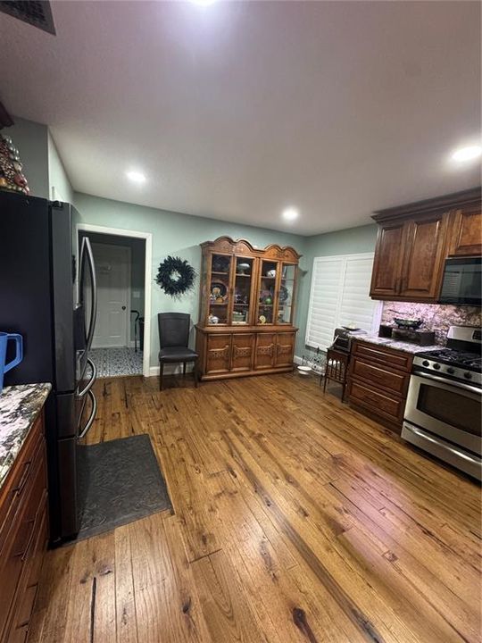 En Venta: $949,000 (3 camas, 3 baños, 2198 Pies cuadrados)