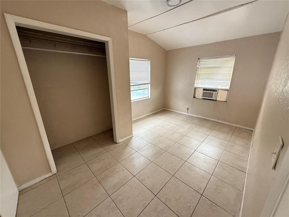 For Sale: $349,999 (5 beds, 0 baths, 1584 Square Feet)