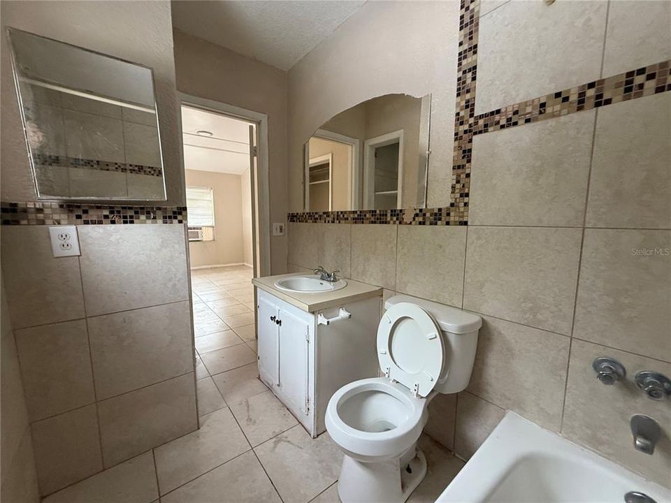 For Sale: $349,999 (5 beds, 0 baths, 1584 Square Feet)