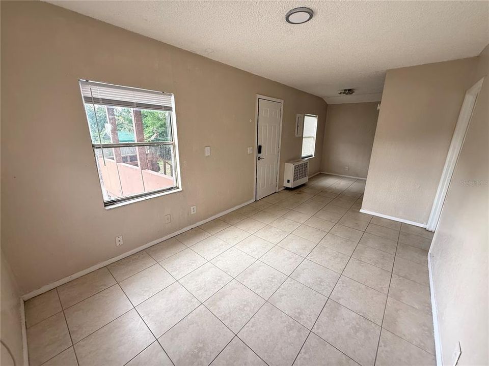 For Sale: $349,999 (5 beds, 0 baths, 1584 Square Feet)