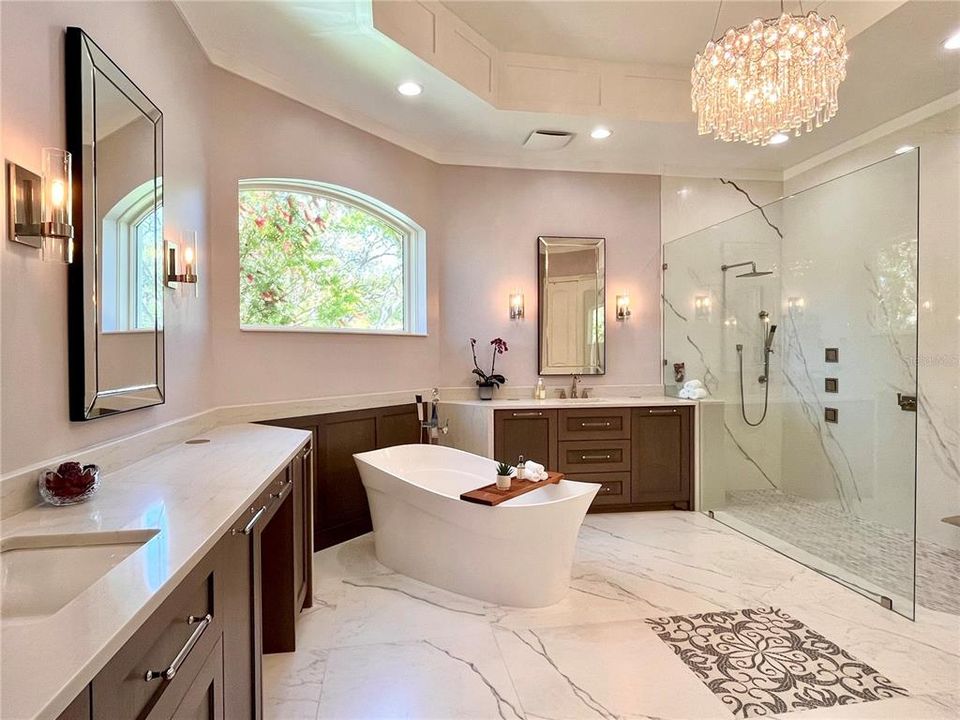 For Sale: $1,650,000 (5 beds, 6 baths, 5631 Square Feet)