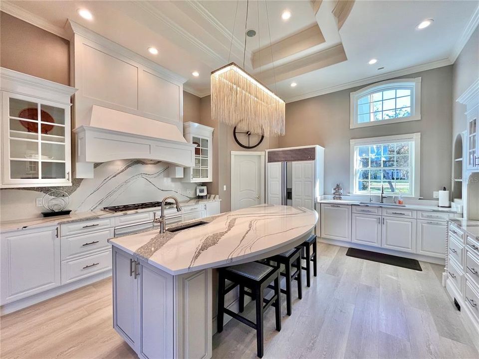 For Sale: $1,650,000 (5 beds, 6 baths, 5631 Square Feet)