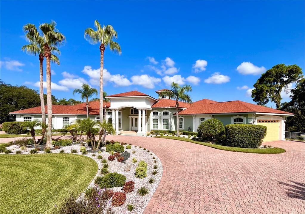 For Sale: $1,650,000 (5 beds, 6 baths, 5631 Square Feet)