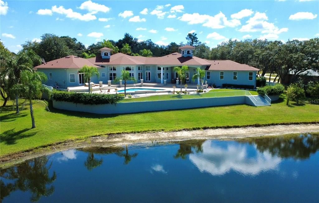 For Sale: $1,650,000 (5 beds, 6 baths, 5631 Square Feet)