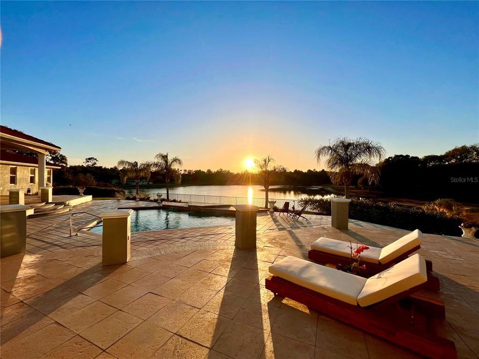 For Sale: $1,650,000 (5 beds, 6 baths, 5631 Square Feet)