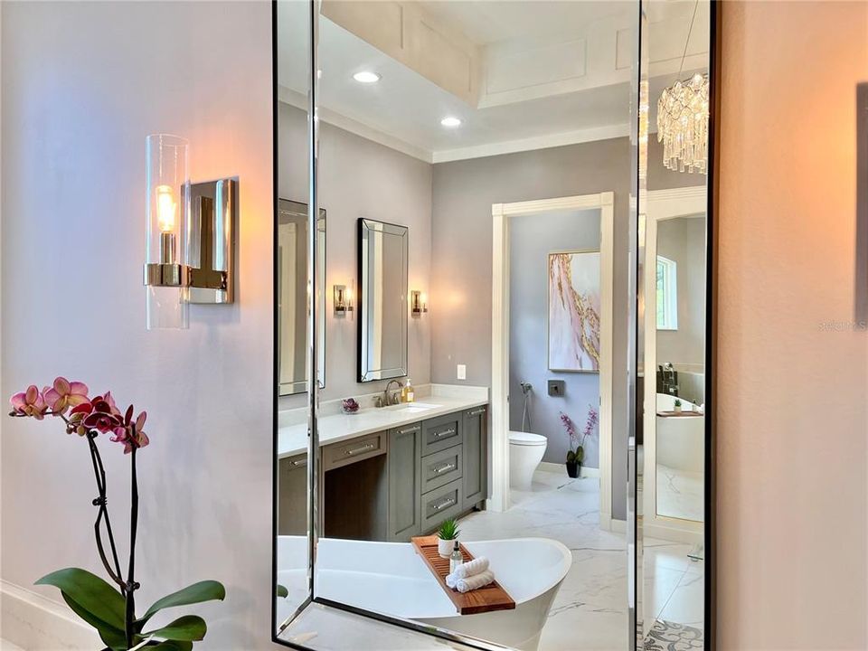 For Sale: $1,650,000 (5 beds, 6 baths, 5631 Square Feet)