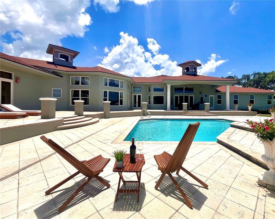 For Sale: $1,650,000 (5 beds, 6 baths, 5631 Square Feet)