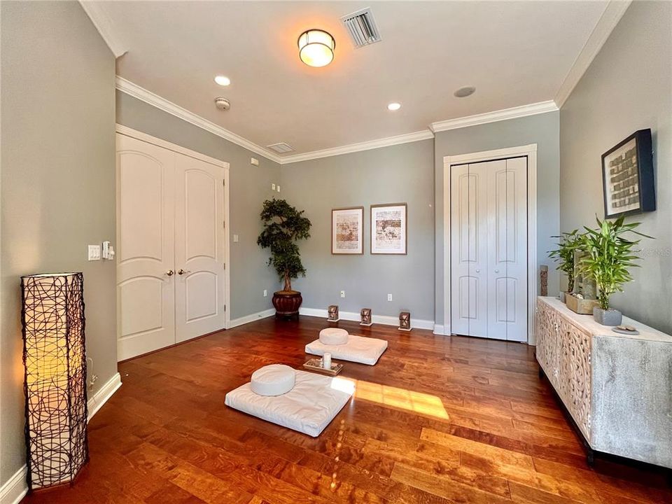 For Sale: $1,650,000 (5 beds, 6 baths, 5631 Square Feet)