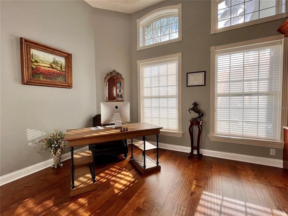 For Sale: $1,650,000 (5 beds, 6 baths, 5631 Square Feet)