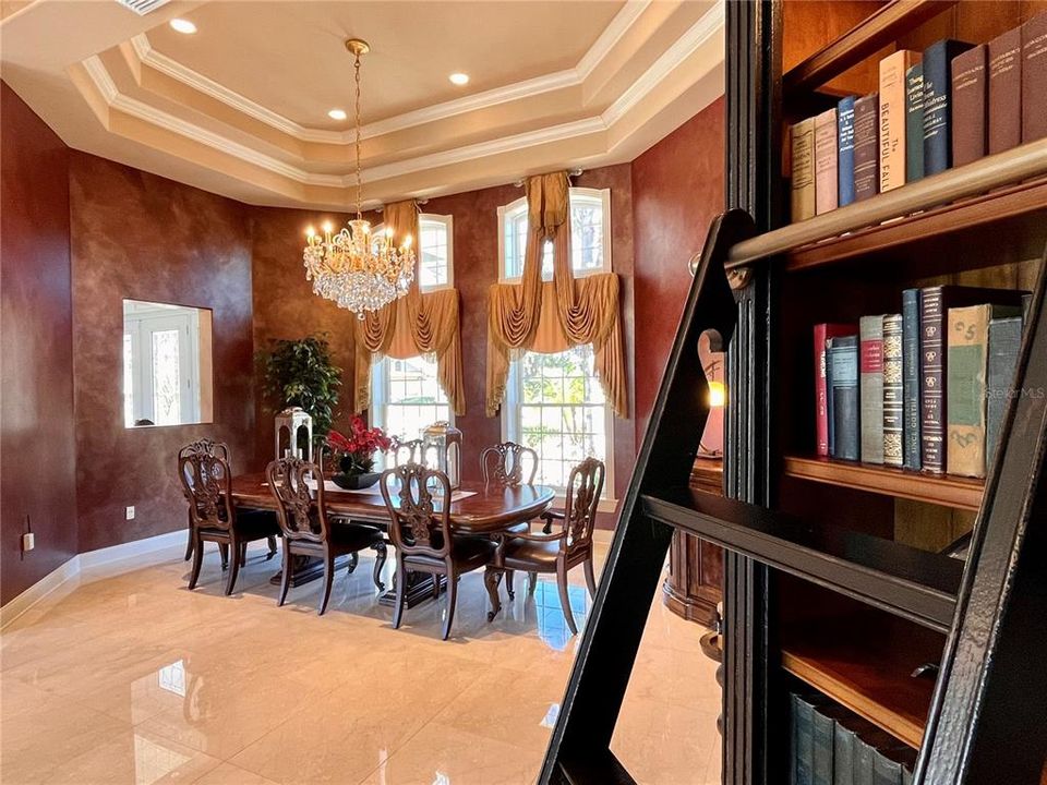 For Sale: $1,650,000 (5 beds, 6 baths, 5631 Square Feet)