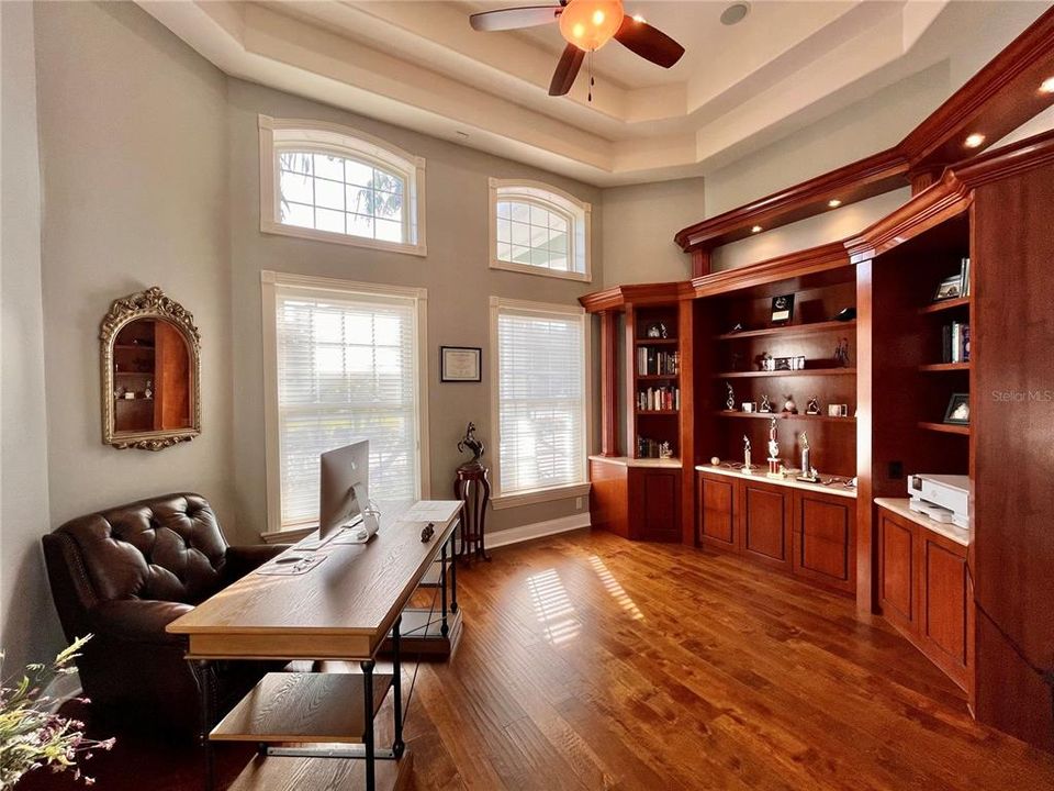 For Sale: $1,650,000 (5 beds, 6 baths, 5631 Square Feet)