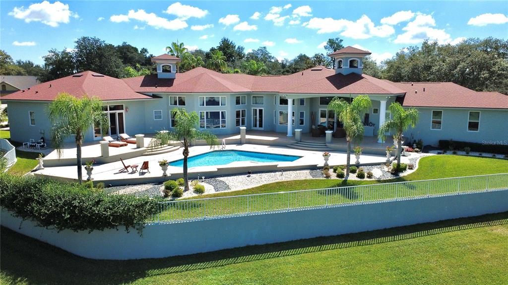 For Sale: $1,650,000 (5 beds, 6 baths, 5631 Square Feet)