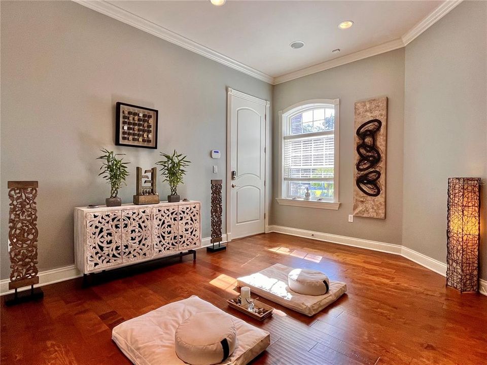 For Sale: $1,650,000 (5 beds, 6 baths, 5631 Square Feet)