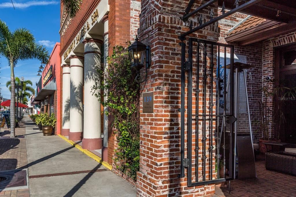 出租: $2,500 (2 贝兹, 2 浴室, 1041 平方英尺)