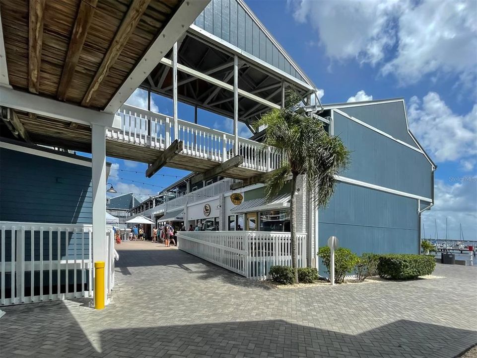 出租: $2,500 (2 贝兹, 2 浴室, 1041 平方英尺)