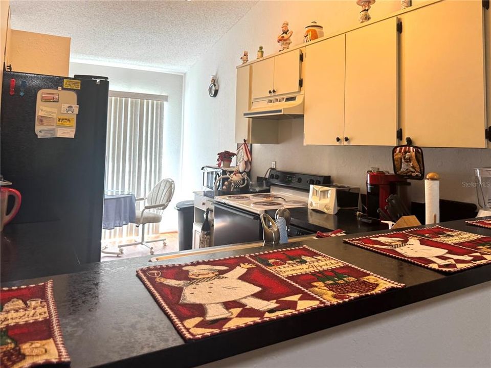 For Sale: $159,900 (2 beds, 2 baths, 959 Square Feet)